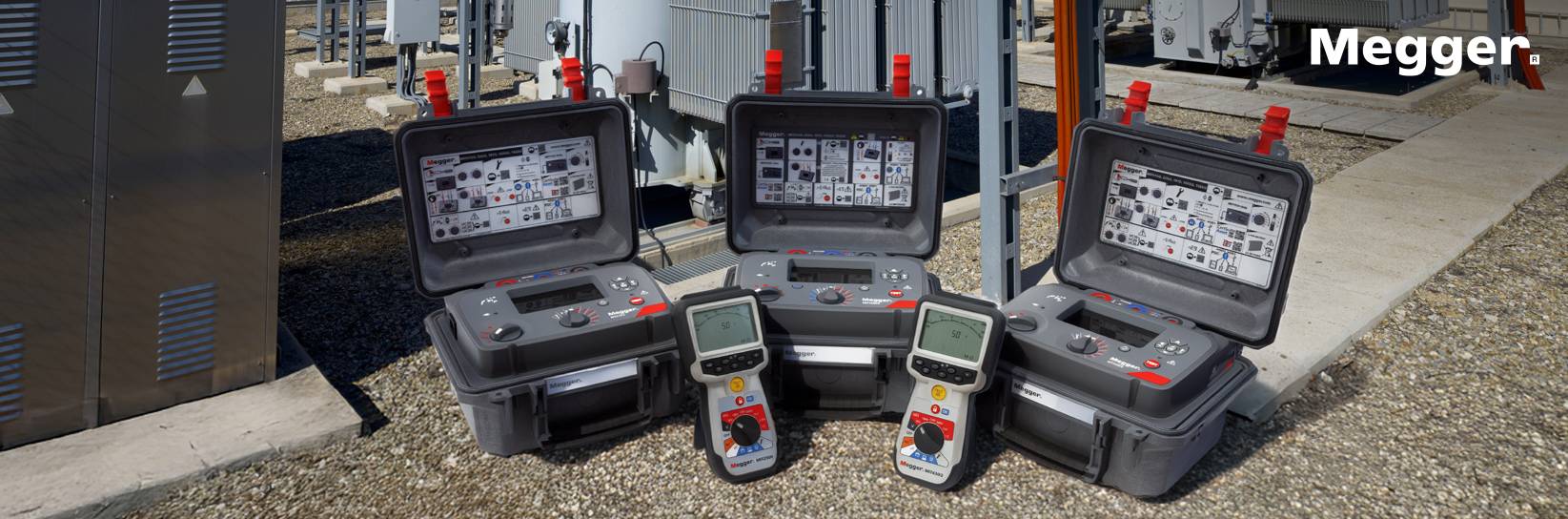 Megger-Prüfgeräte: Messkoffer und Handgeräte im Außeneinsatz.