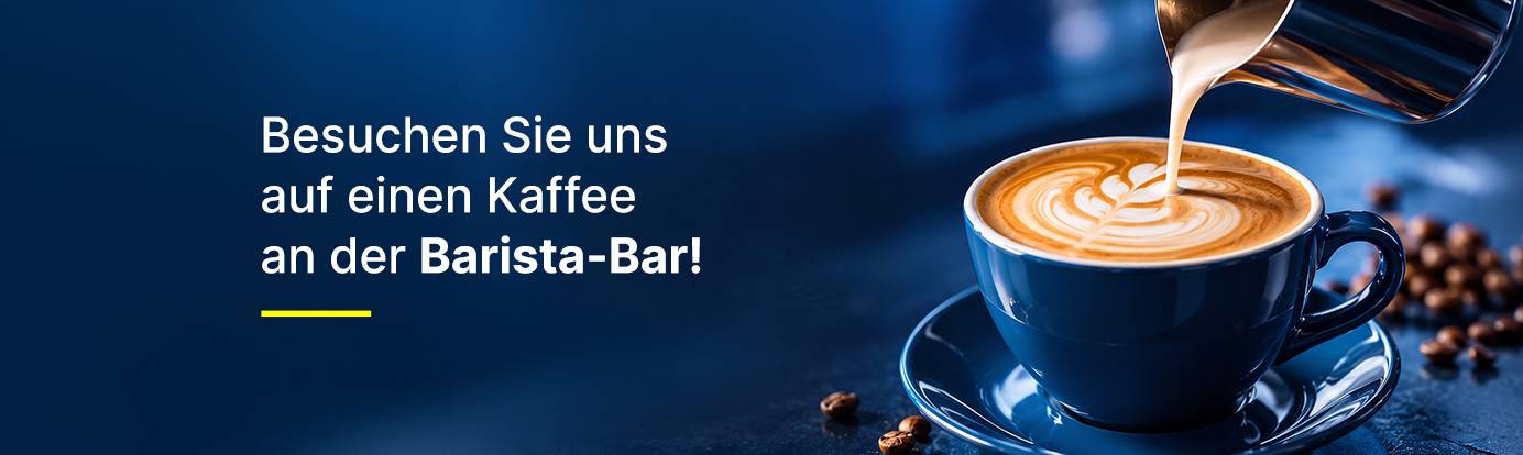 Conrad lädt zum Kaffee ein: Frischer Latte Art Kaffee an der Barista-Bar wird zubereitet.