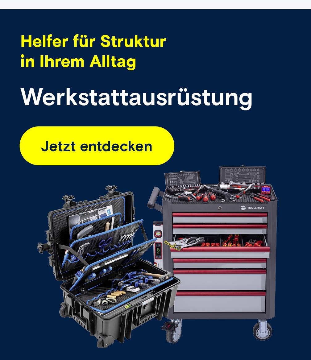 Schaltschrankbau: Hände bei Verdrahtung mit Schraubendreher.