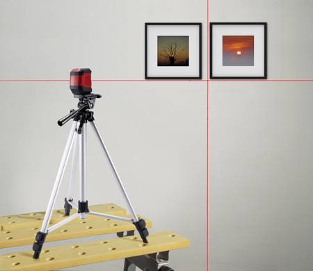 Samonivelační křížový laser Toolcraft 360° pro kutily i profesionály