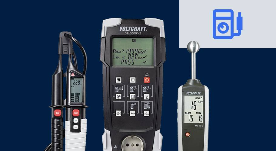 Drei Messgeräte: Kabeltester links, Multimeter Mitte, Feuchtigkeitsmesser rechts, alle auf blauem Grund, Symbol oben rechts. Link führt zu Produktseite mit mehr Informationen.