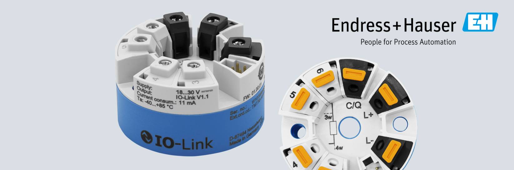 Endress+Hauser IO-Link Messumformer auf grauem Grund.