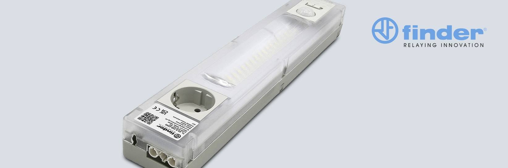  Finder: LED-Schrankleuchte mit integrierter Steckdose.