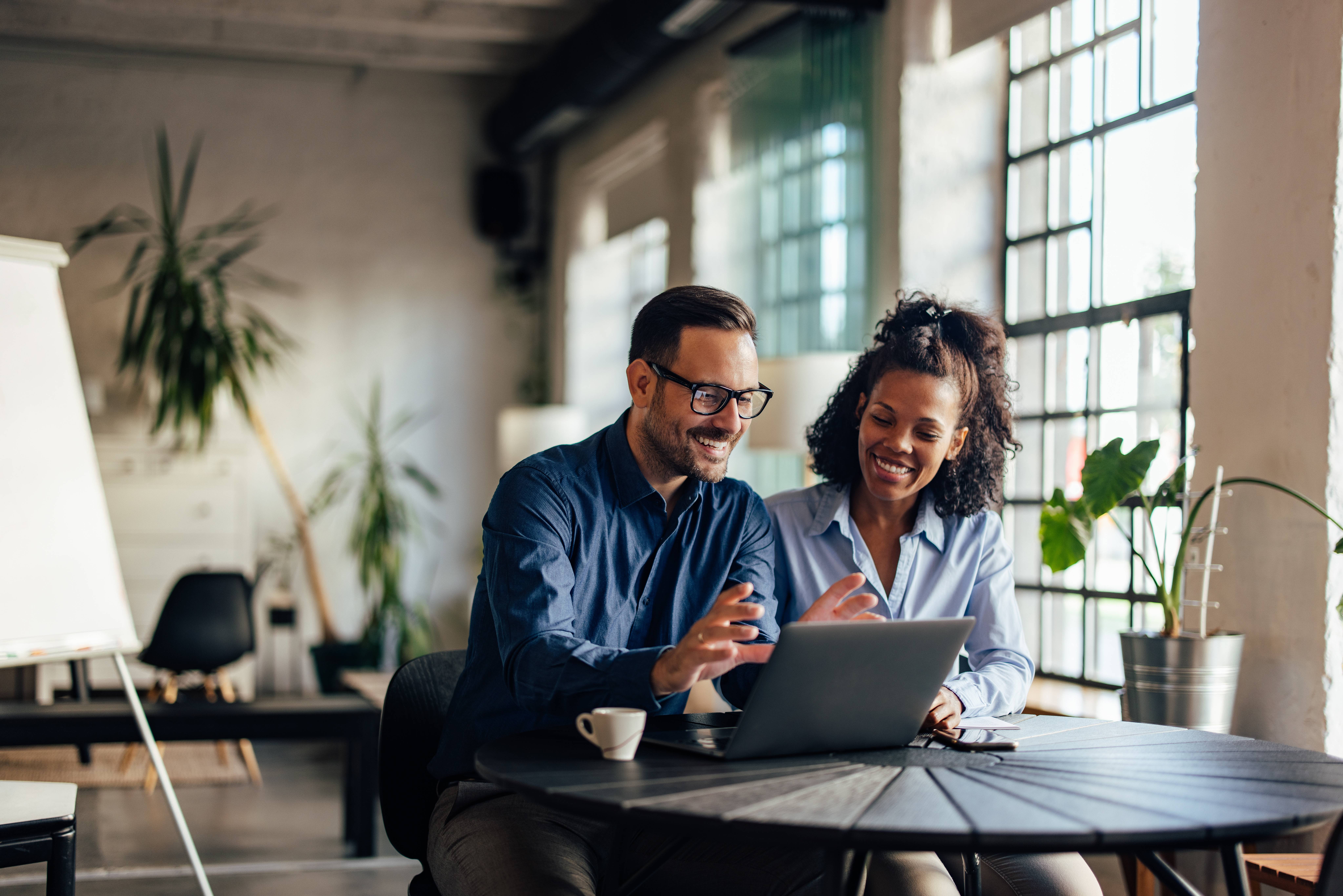 Laptops am Arbeitsplatz