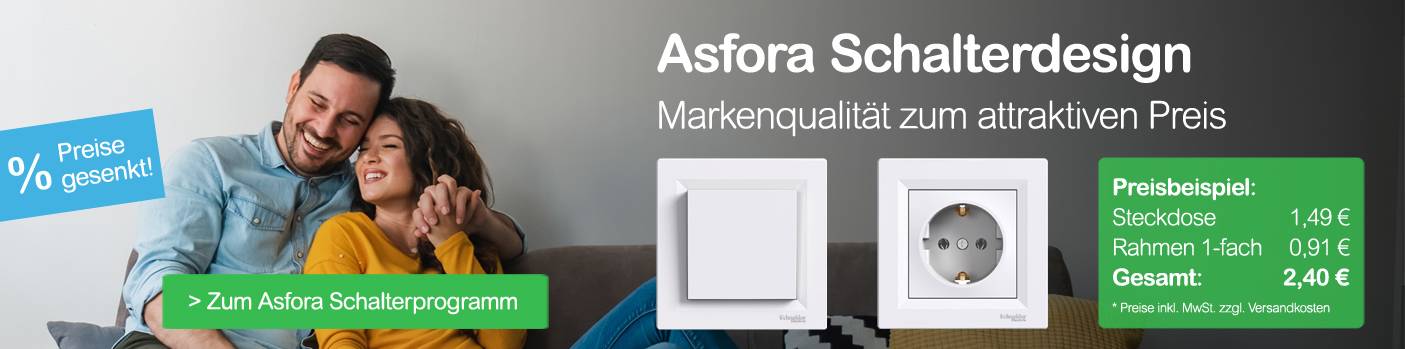 Lächelndes Paar auf Sofa, weiße Lichtschalter und Steckdose, grünes Preisschild "Asfora Schalterdesign: Markenqualität ab 2,99 €".