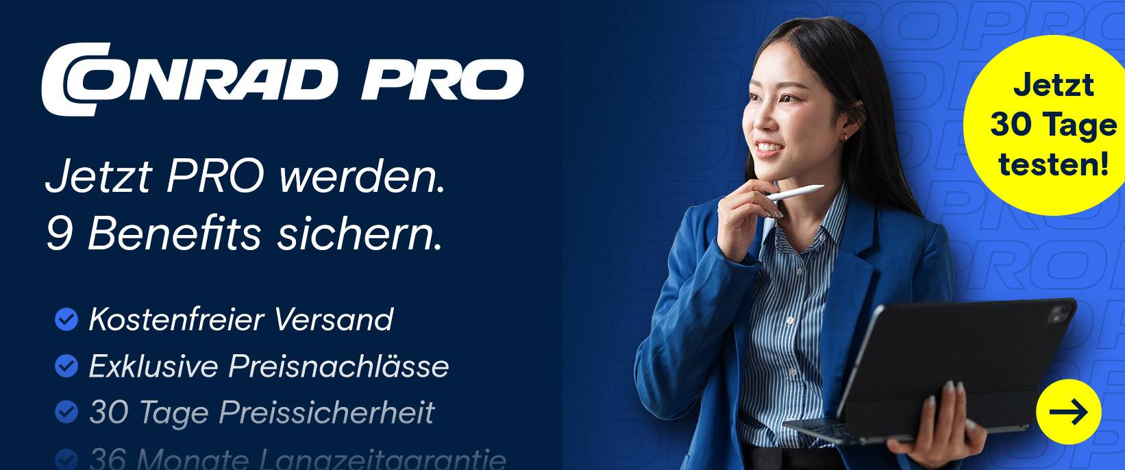 Conrad PRO: Frau im blauen Anzug hält ein Tablet.