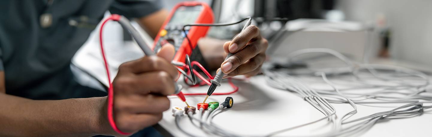 Controllare gli impianti elettrici