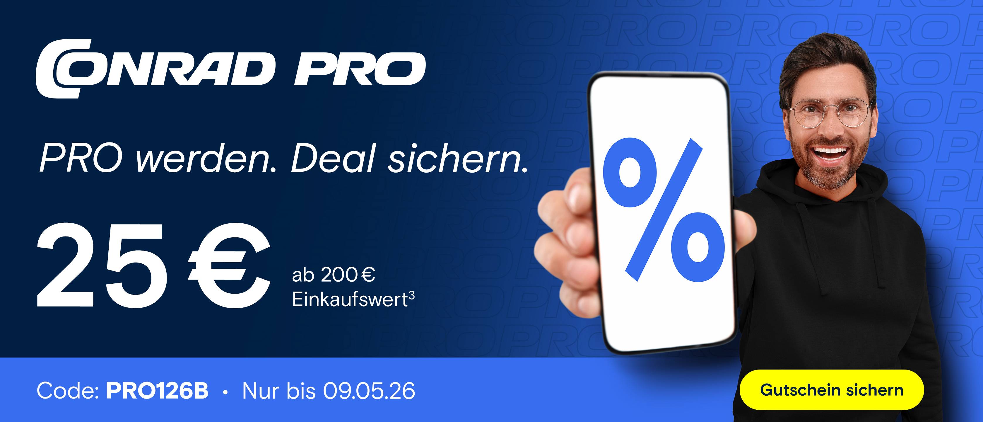 Conrad PRO: Mann hält Smartphone mit Prozentzeichen.