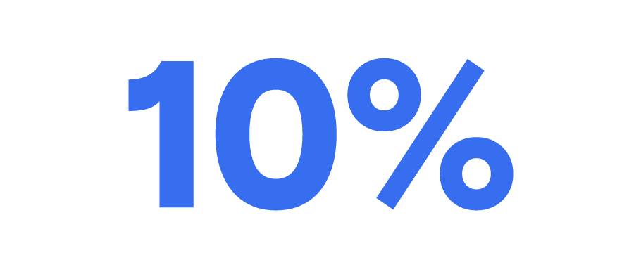 Mehrere DeWalt Elektrowerkzeuge und Zubehör, darunter Kreissägeblatt, Zange, Akku-Bohrschrauber und Mini-Kettensäge, auf blauem Hintergrund.