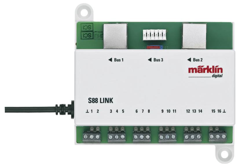 Modul 'S88 LINK od Märklinu', modul s několika přípojkami a číslovanými porty pro propojení digitálních komponent modelové železnice.