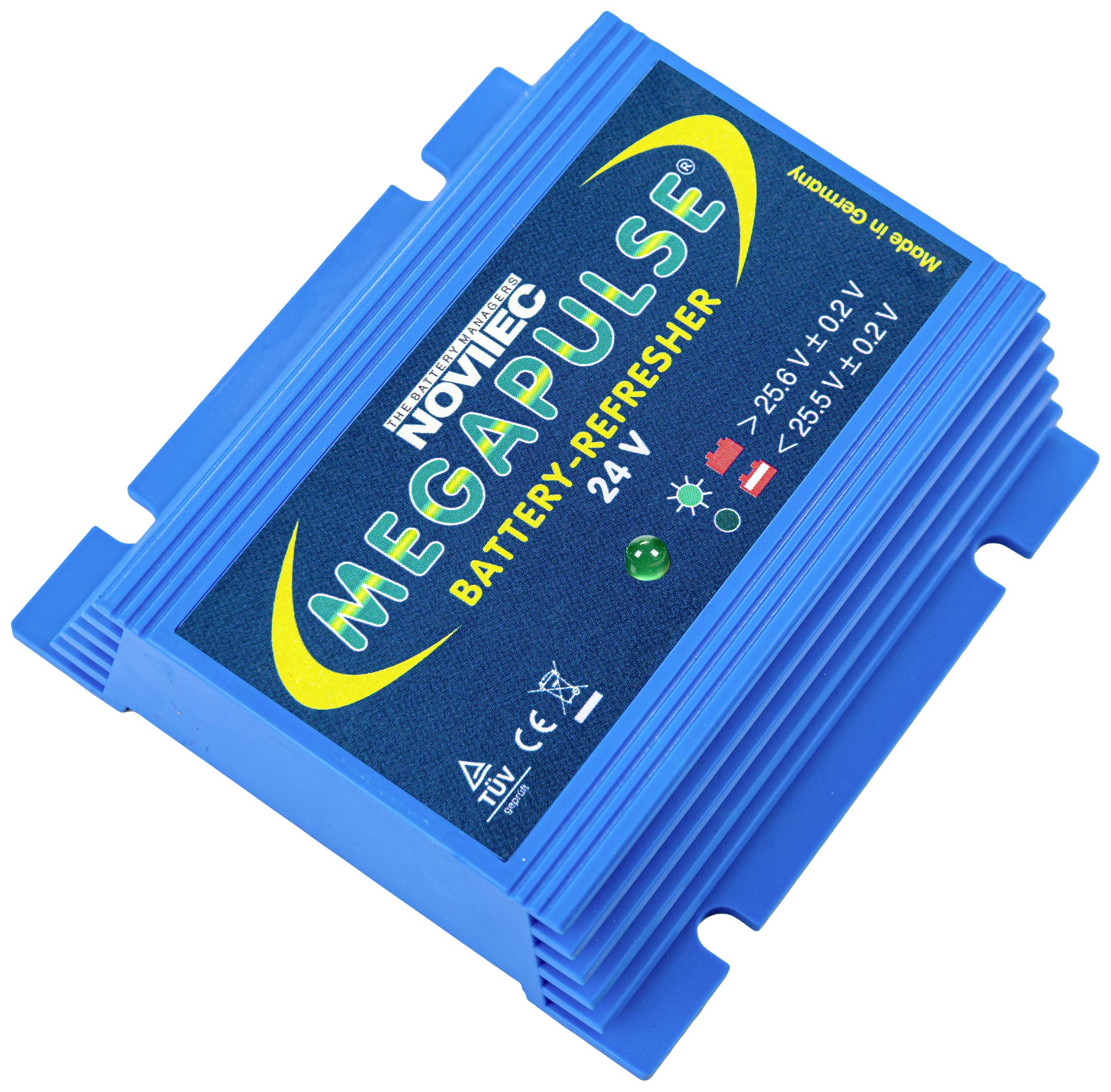 Modré zařízení s nápisem 'Megapulse Battery Refresher 24V'. Zobrazuje symboly napětí a výstražné upozornění.