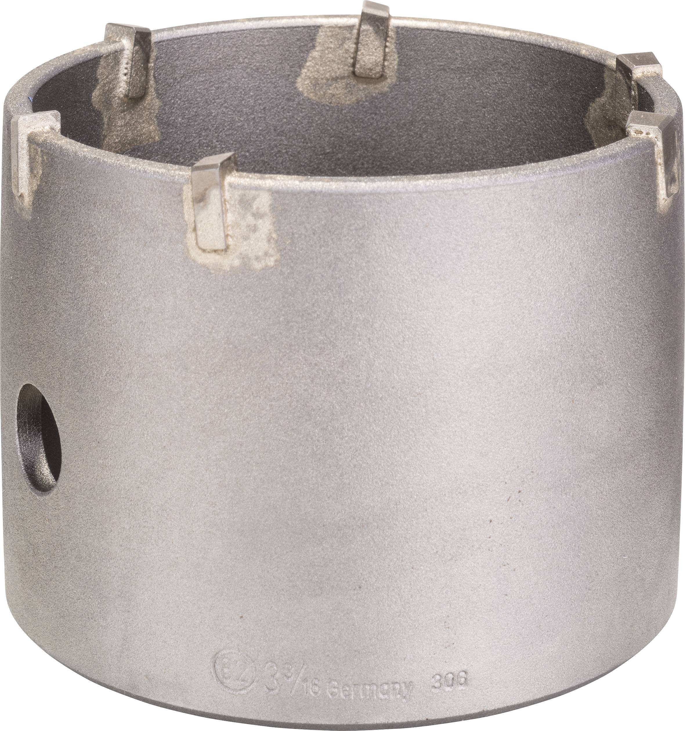 Kovová vrtací koruna s několika karbidovými zuby na horním okraji, používaná k vrtání velkých děr do zdí nebo jiných tvrdých materiálů.