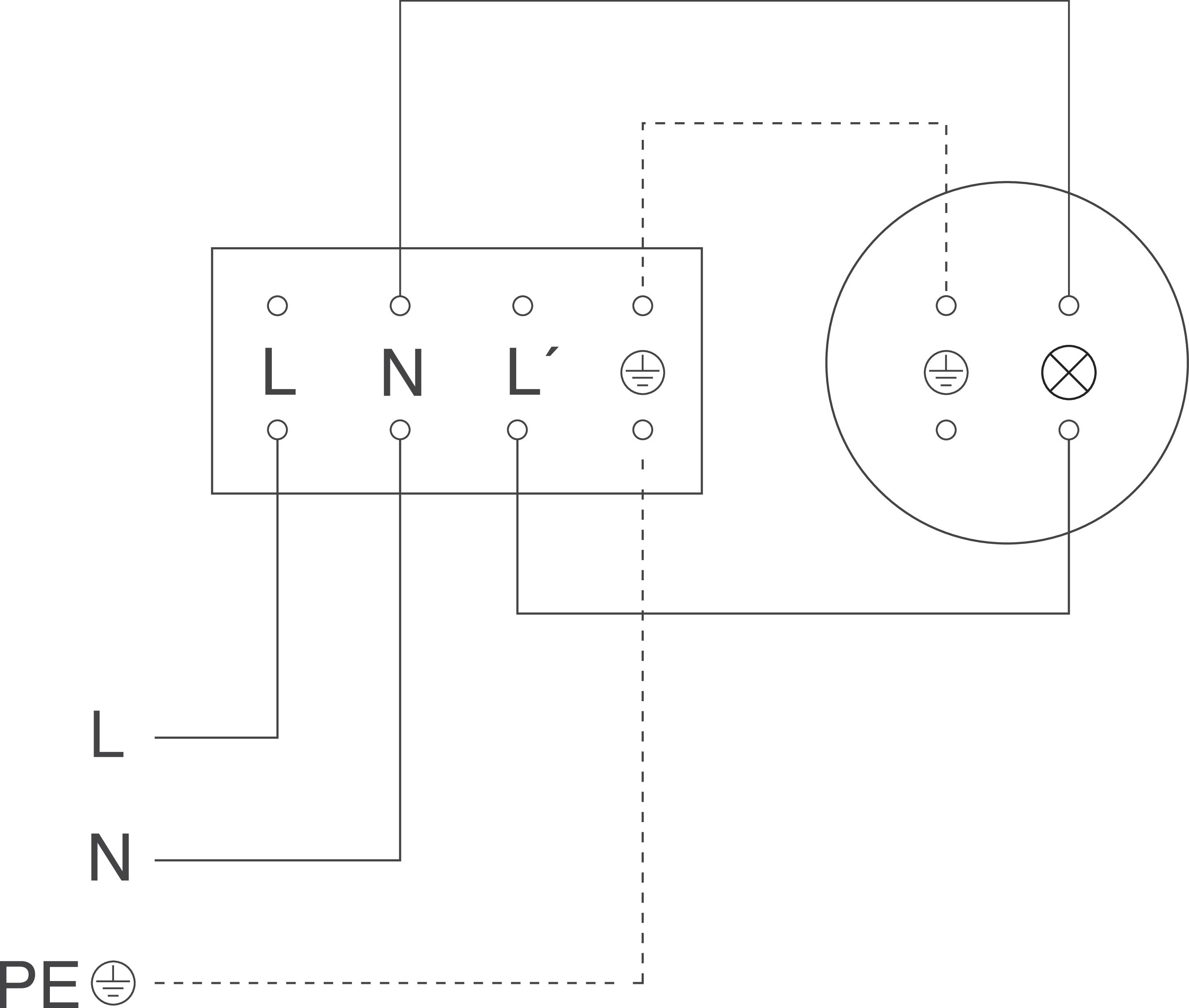 Elektrický schéma zapojení se zásuvkami a vodiči. Znázorňuje propojení mezi fázovými vodiči (L), nulovými vodiči (N) a uzemněním.