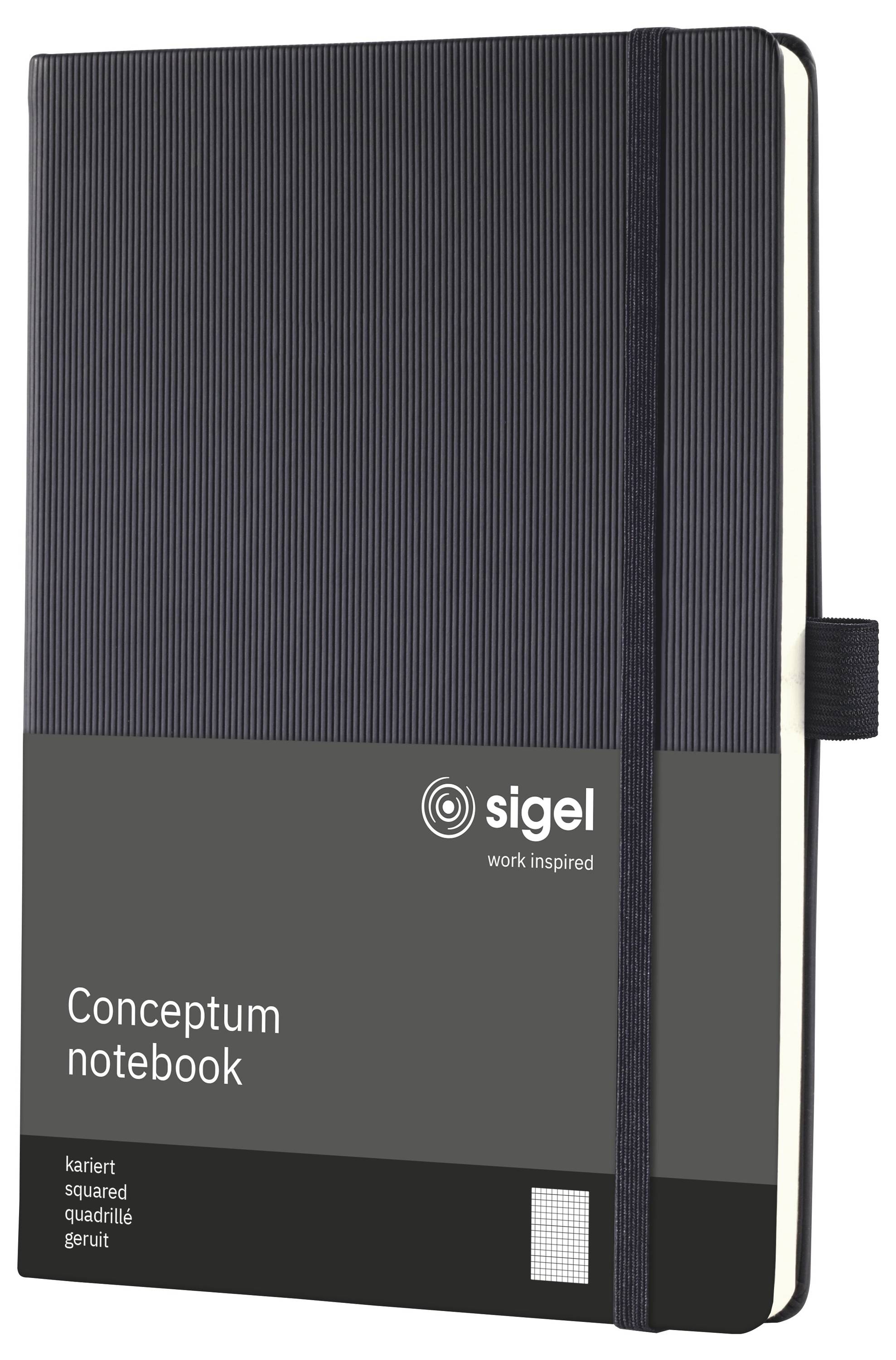 Černý zápisník Sigel 'Conceptum' s elastickým uzavřením a linkovaným obalem, zobrazený jako balení produktu.