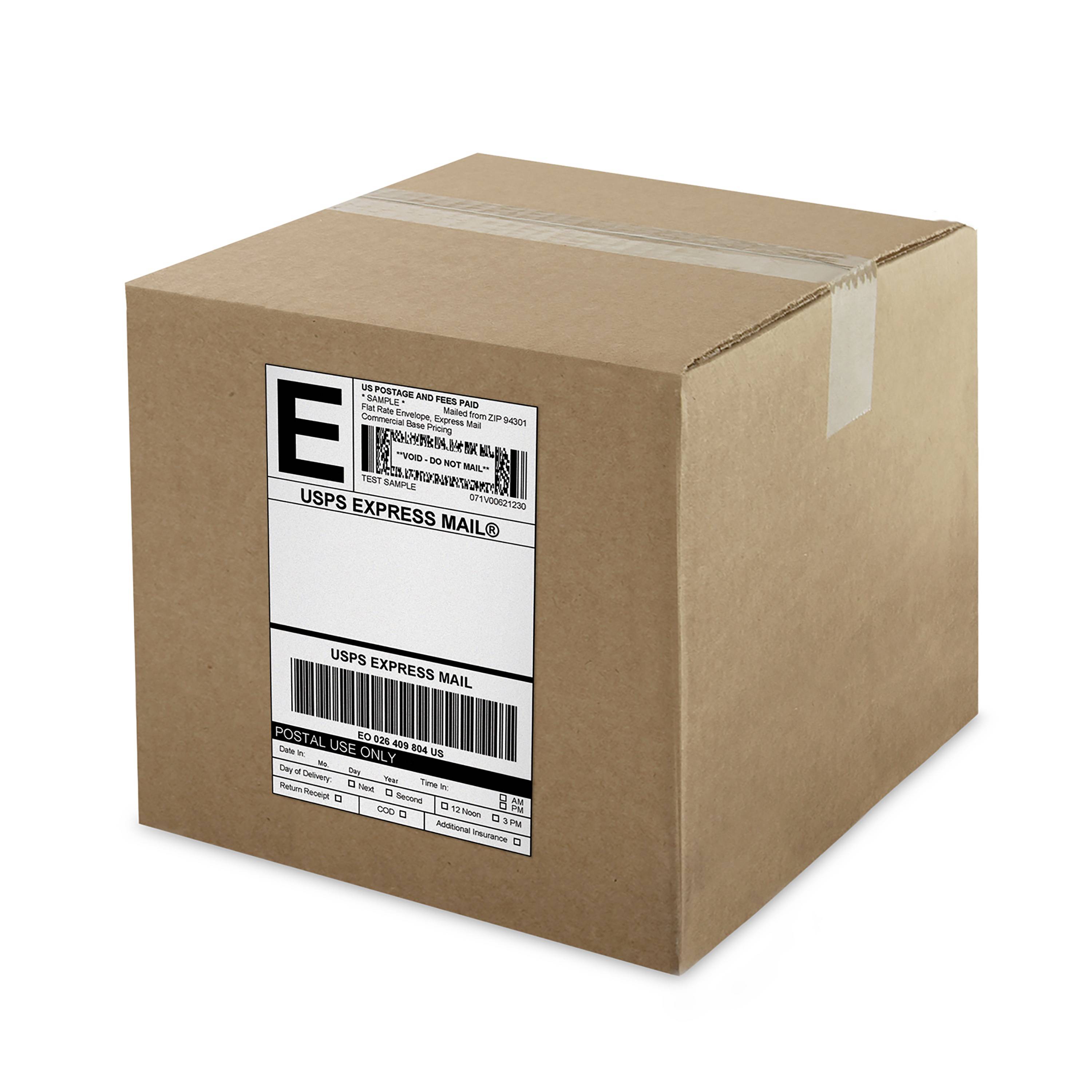 Hnědá poštovní krabice s etiketou USPS Express Mail na přední straně, připravená k odeslání.