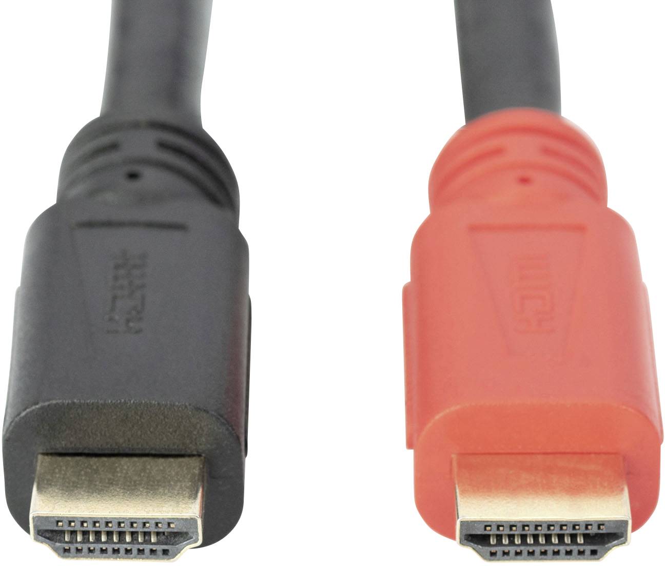 Dva HDMI kabely s černými a červenými konektory.