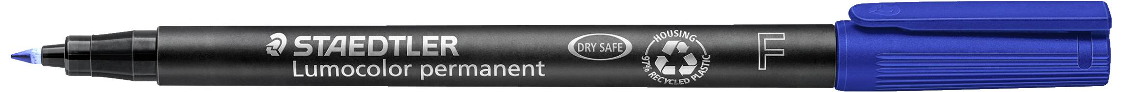 Modrý permanentní popisovač od STAEDTLER s jemným hrotem, vhodný pro psaní na různé povrchy. Obsahuje symbol recyklace.
