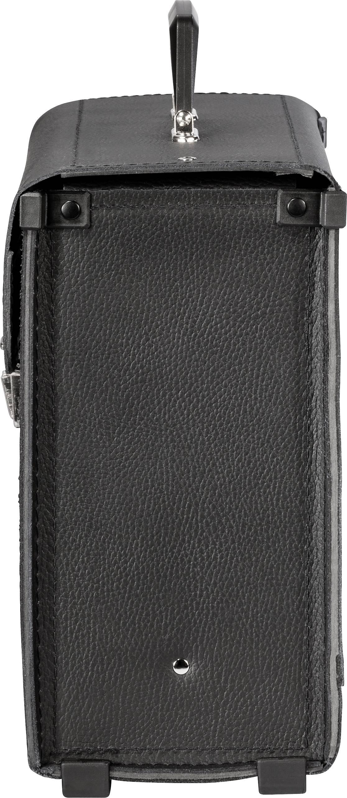 Černá kožená taška, uzavřená, boční pohled s rukojetí, kovovými zámky a ochrannými nožkami pro stabilní stání na spodní straně.