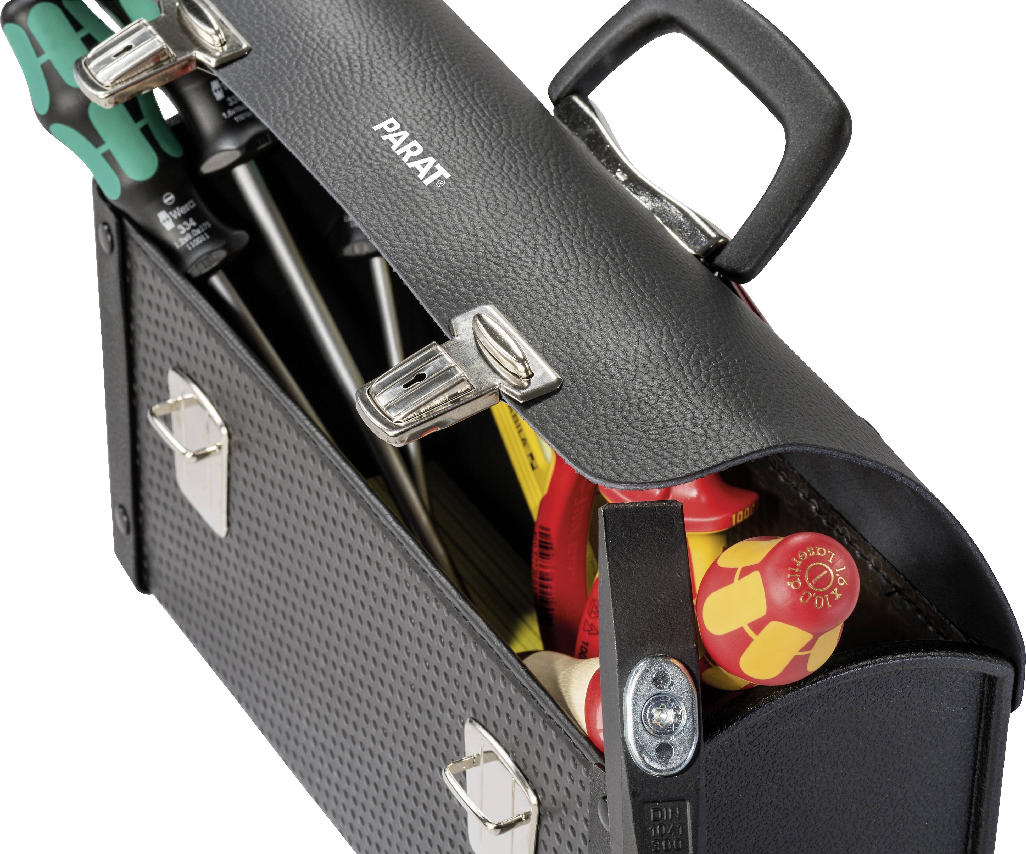 Černý kufřík na nářadí s otevřeným víkem, který ukazuje různé nástroje jako šroubováky a klíče.