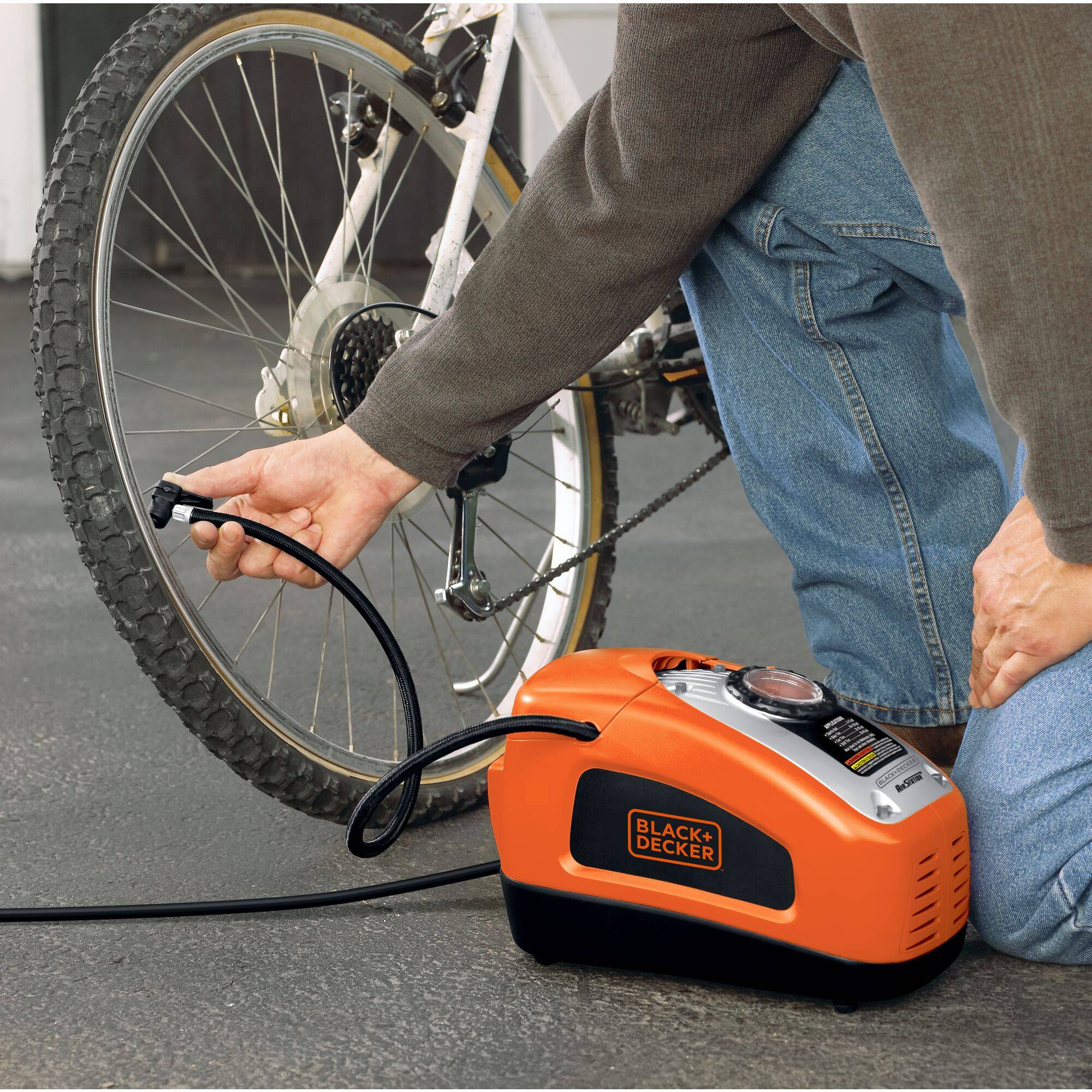 Black & Decker ASI300-QS, ASI300-XJ, kompresor, 11 bar, dvojitá hlava, digitální displej, automatické vypnutí-24