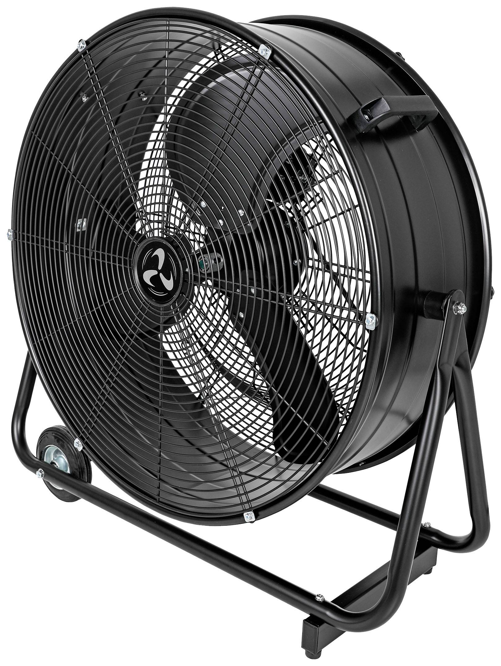 Velký černý podlahový ventilátor s robustním kovovým rámem a velkým ochranným krytem, vhodný pro průmyslové použití.