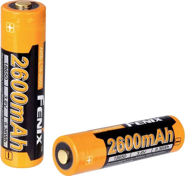 Dvě oranžovo-černé dobíjecí baterie označené '2600mAh 3.6V 9.36Wh', jedna stojící vzpřímeně a druhá ležící vodorovně.