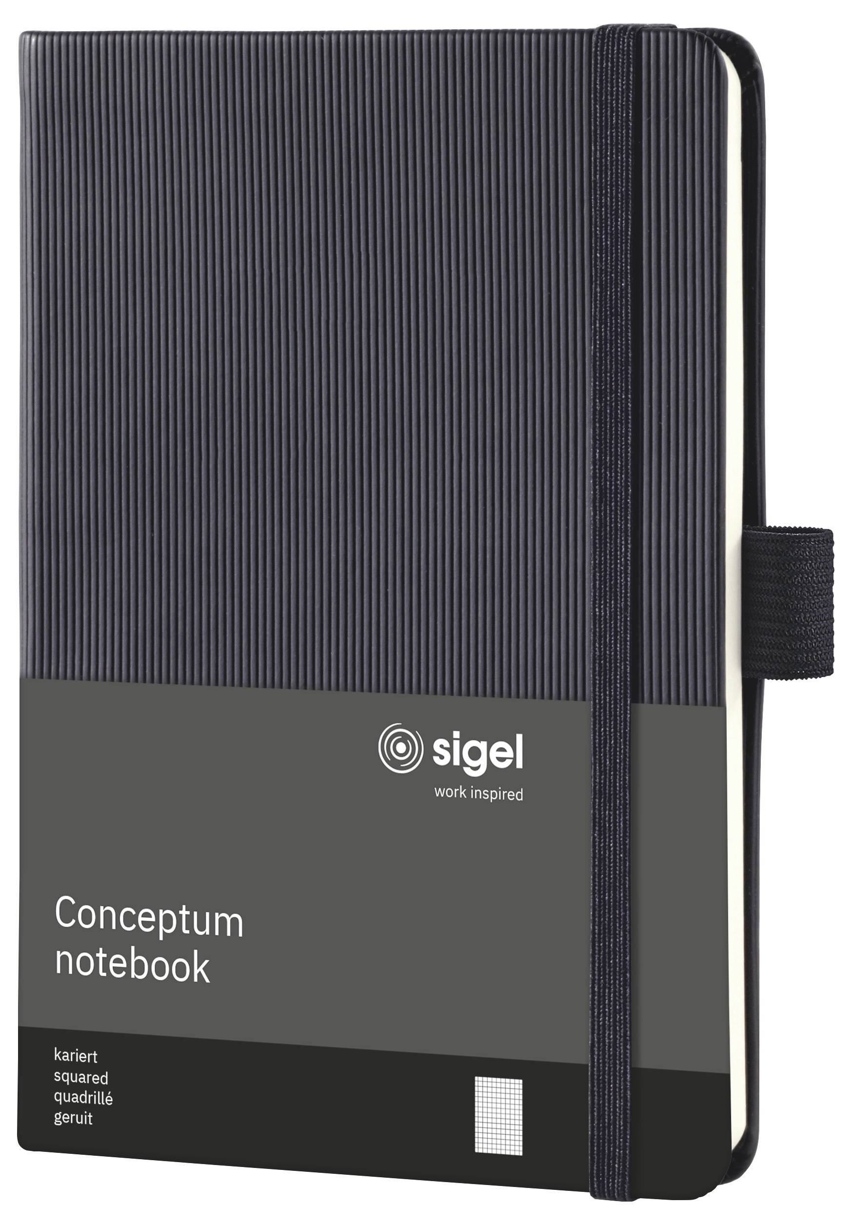 Černý notebook s linkami a elastickým zavěráním, označený 'sigel' a 'Conceptum notebook', zobrazen na bílém pozadí.