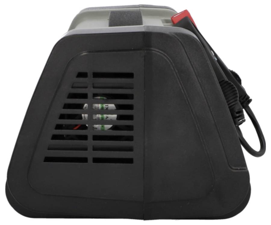 Černé a šedé trojúhelníkové zařízení s větraným bočním panelem a viditelným interním ventilátorem, s červeným tlačítkem a černým kabelem.