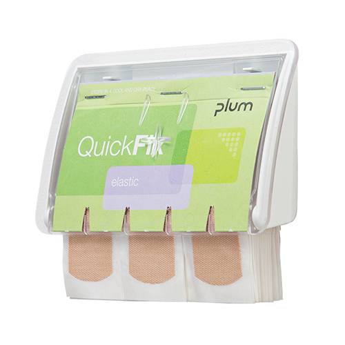 Bílý dávkovač náplastí s průhledným víčkem zobrazuje tři náplasťové proužky. Nahoře je napsáno 'QuickFix', vedle toho 'plum'.
