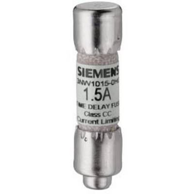 Pojistka Siemens s nápisem '1.5A', 'Zpožďovací pojistka', 'Třída CC'. Kulaté kovové krytky na obou koncích.