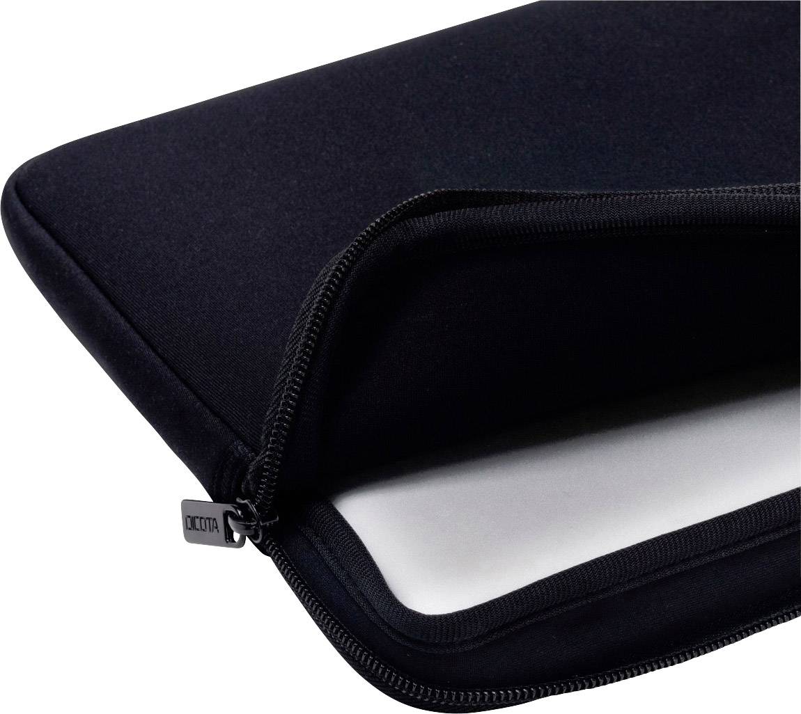 Černý látkový obal na notebook se zipem, lehce otevřený, odhaluje vnitřní podšívku.