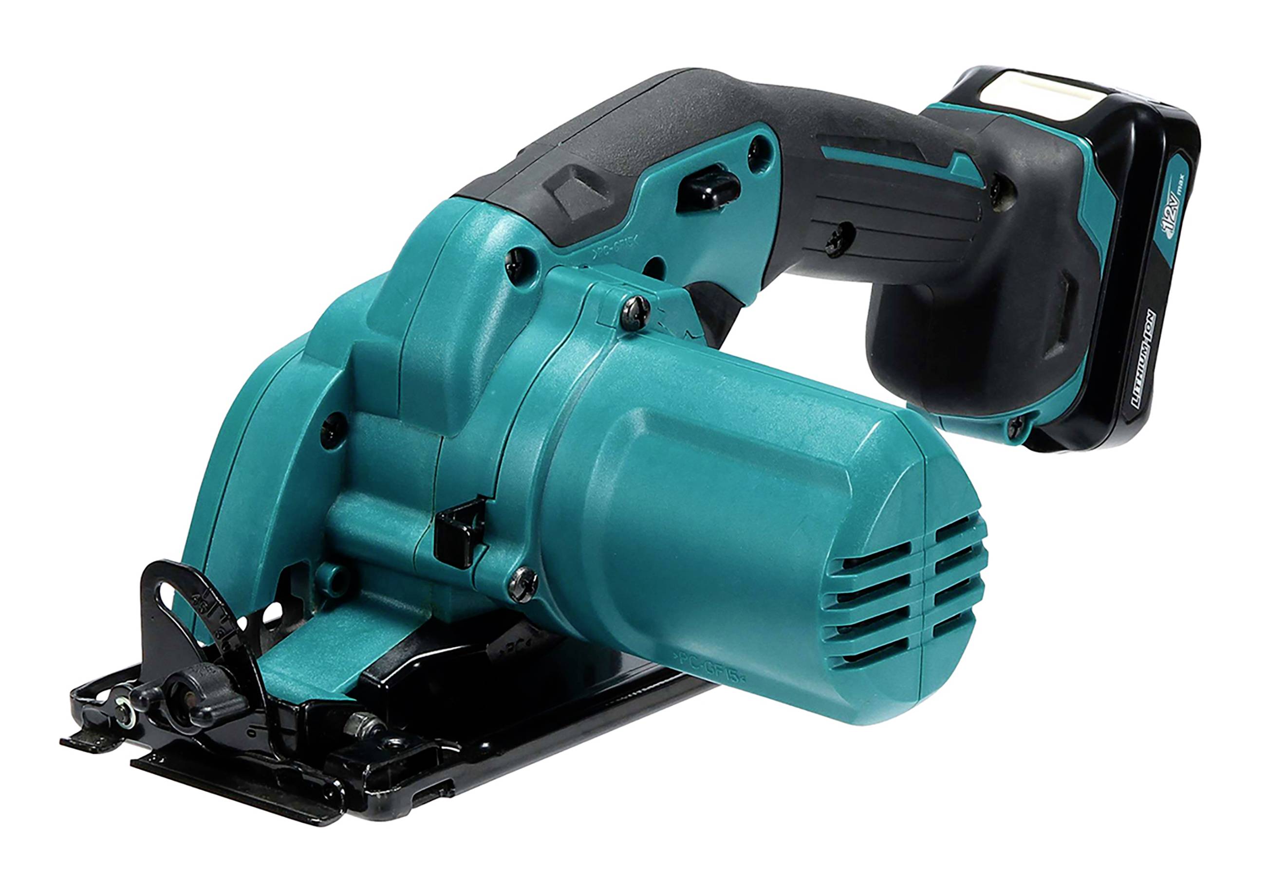 Akumulátorová okružní pila se zeleným krytem a černou rukojetí, vhodná pro přesné řezání dřeva ve stavebních a DIY projektech.