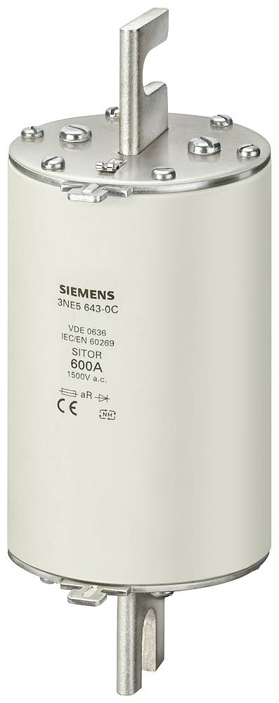Pojistka Siemens s proudem 600 A, modelové číslo 3NE5 643-0C, pro nadproudovou ochranu v elektrických rozvodných zařízeních.