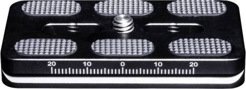 Černá rychloupínací destička fotoaparátu s kovovým závitem uprostřed a stupnicí od 0 do 20 na spodním okraji.
