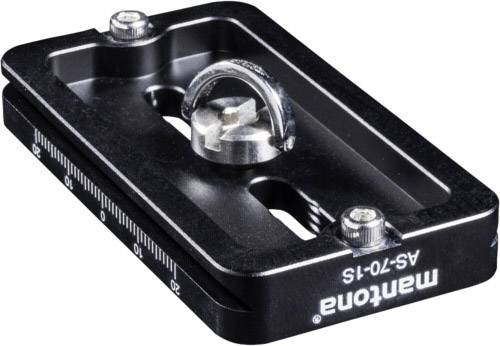 Černá kovová rychloupínací destička s měřítkem a závitem pro upevnění fotoaparátů na stativy.