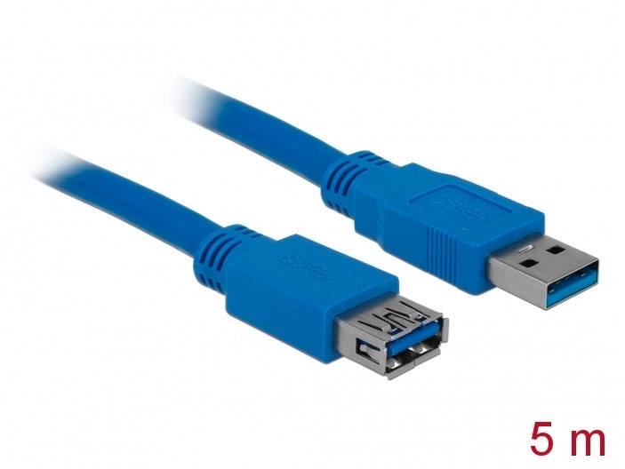 Modrý prodlužovací USB kabel, pět metrů dlouhý, s jedním samčím a jedním samičím konektorem.
