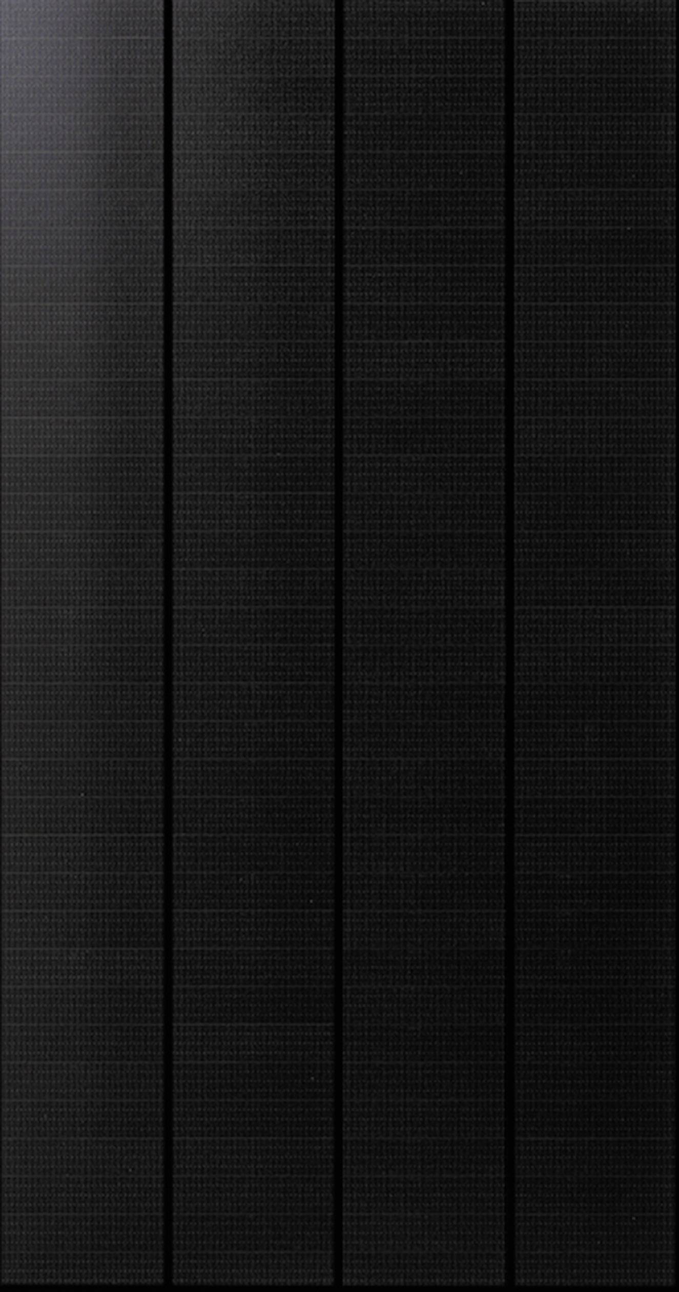 Tmavé, vertikální čáry na tmavém pozadí. Minimalistický design s strukturou.