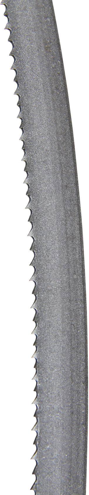 Detailní záběr ohnutého pilového listu s malými zuby, který se používá k řezání materiálů jako dřevo nebo kov.