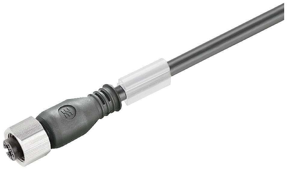 Černý kabel s kulatou zástrčkou a kovovým šroubením. Zástrčka má několik kontaktních pinů.