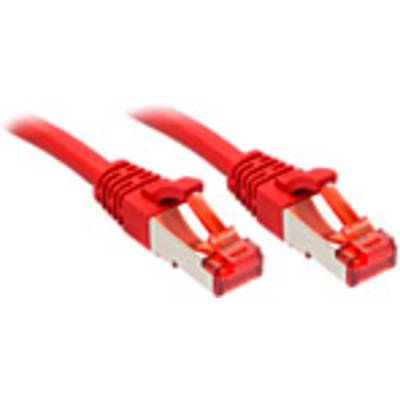 Červený ethernetový kabel se dvěma konektory RJ45 na obou koncích, vhodný pro síťová připojení.