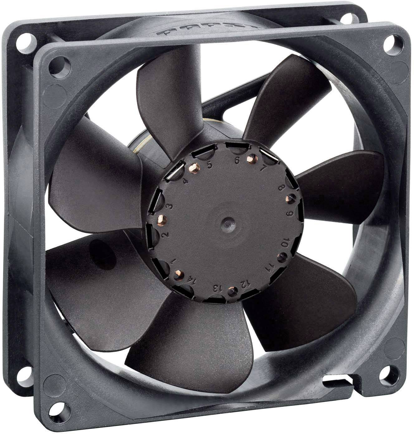 Černý ventilátor skříně s sedmi lopatkami a čtvercovým rámečkem. Ventilátor se používá k chlazení elektronických zařízení.