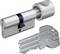 Kovový zámkový válec se třemi klíči s vyrytou značkou 'ABUS' na obou klíčích a zámku. Vhodný pro domácí bezpečnostní účely.