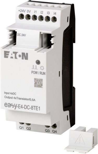 Průmyslové relé Eaton, model easy-E4-DC-8TE1, bílé barvy, s připojením DC 24V, vstupy a výstupy označeny štítky.