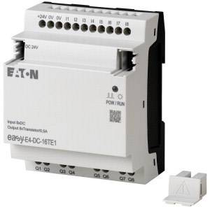 Průmyslové relé Eaton, model easyE4 DC, se dvanácti svorkami, používané pro řízení a automatizaci v elektrických systémech.