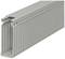 Šedý kabelový kanál z plastu se svislými štěrbinami, používaný pro systematické vedení a ochranu kabelů.