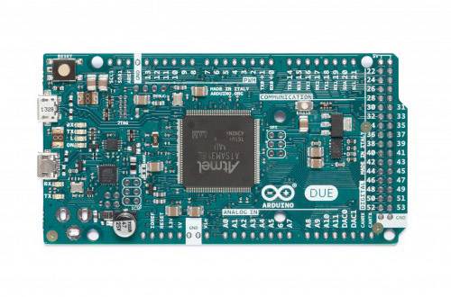 Arduino DUE Mikrořadič s mnoha vstupy a výstupy a komponenty, vhodný pro elektronické projekty a programování.