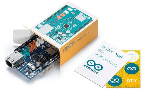 Arduino startovací sada s deskou a návody pro podporu Arduino projektů. Obsahuje poděkování za podporu.