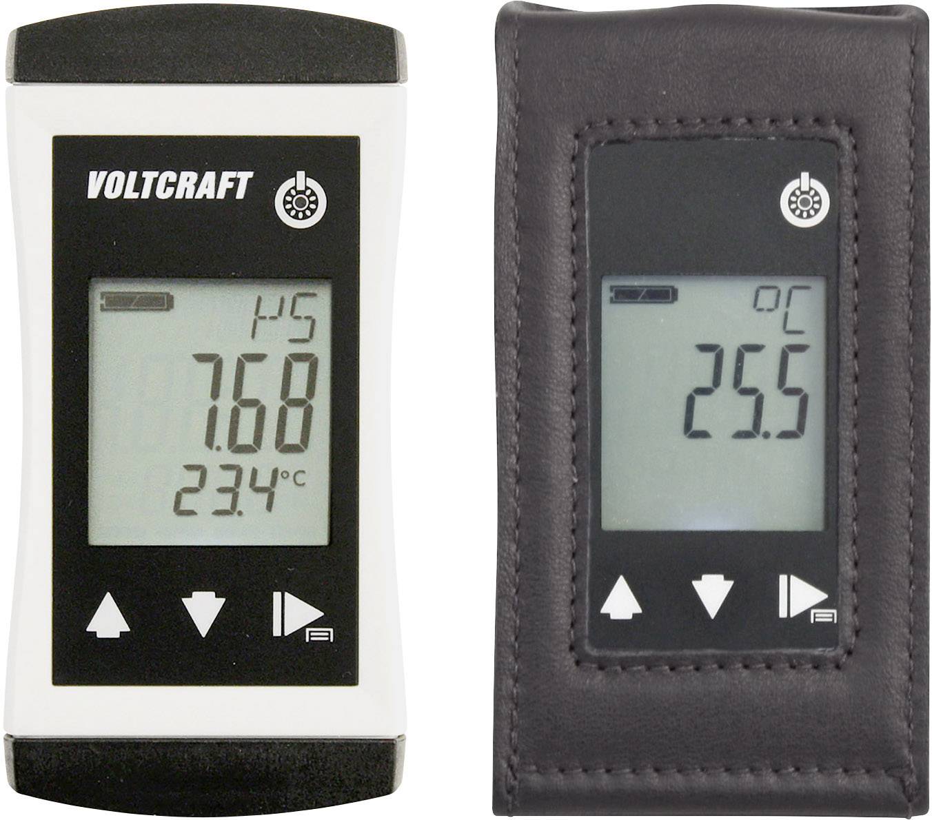 Dva digitální teploměry. Levý ukazuje 7,68 a 23,4°C, pravý ukazuje 25,5°C. Obě zařízení jsou v černém pouzdře, jeden s ochranným krytem.
