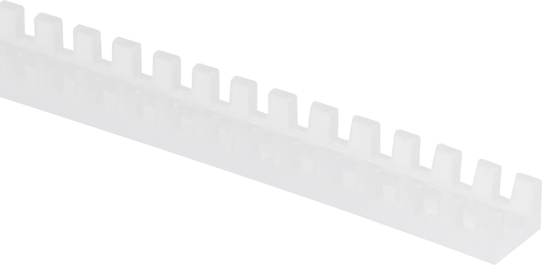 Bílá zubatá kabelová svorka, používaná k řádnému vedení a svazování kabelů.