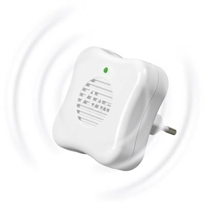 Bílá elektronická zásuvka se zabudovaným reproduktorem a zelenou indikační kontrolkou, připevněná na stěně.